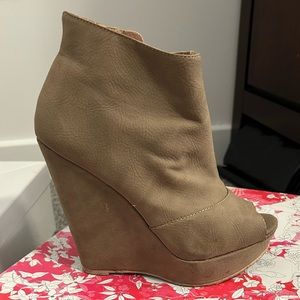 Chinese laundry platform peep toe bootie